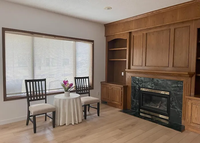 Luxury Bungalow In Nw Calgary