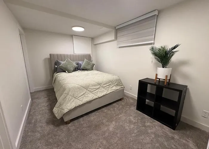 Luxurious Air Conditioned Inner City Bungalow